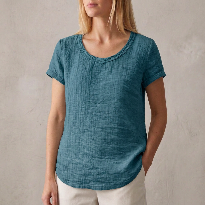 Women's Relaxed Fit T-Shirt With Rounded Hem and Cuffed Sleeves