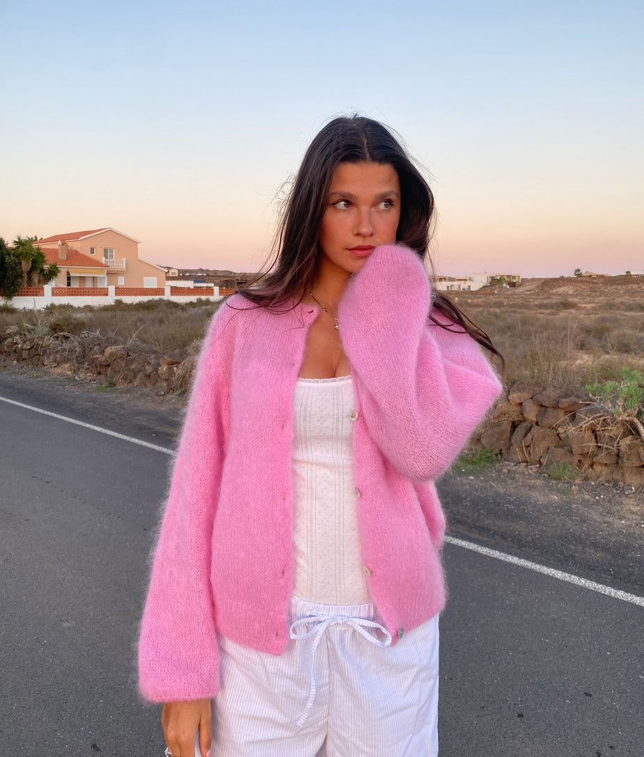 Women’s Cropped Knit Cardigan – Powder Pink Lightweight Layer