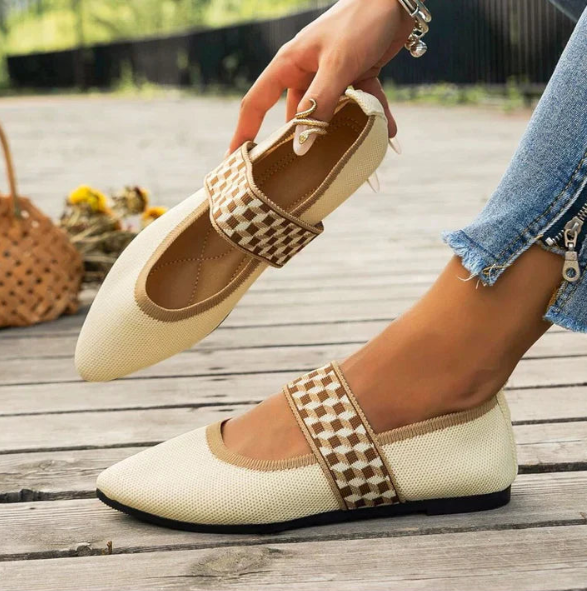 Daisy Women’s Pointed-Toe Ballet Flats