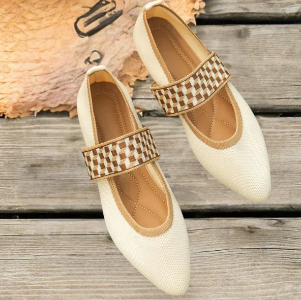 Daisy Women’s Pointed-Toe Ballet Flats