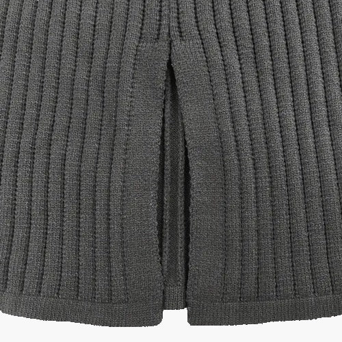 Women’s Two-Piece Colour-Block Knit Set – High-Neck Pullover & Split Midi Skirt