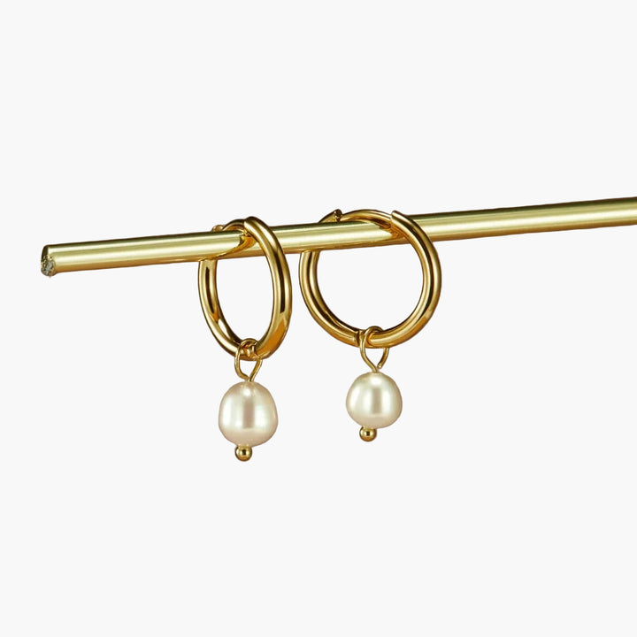 Women’s Freshwater Pearl Hoop Earrings