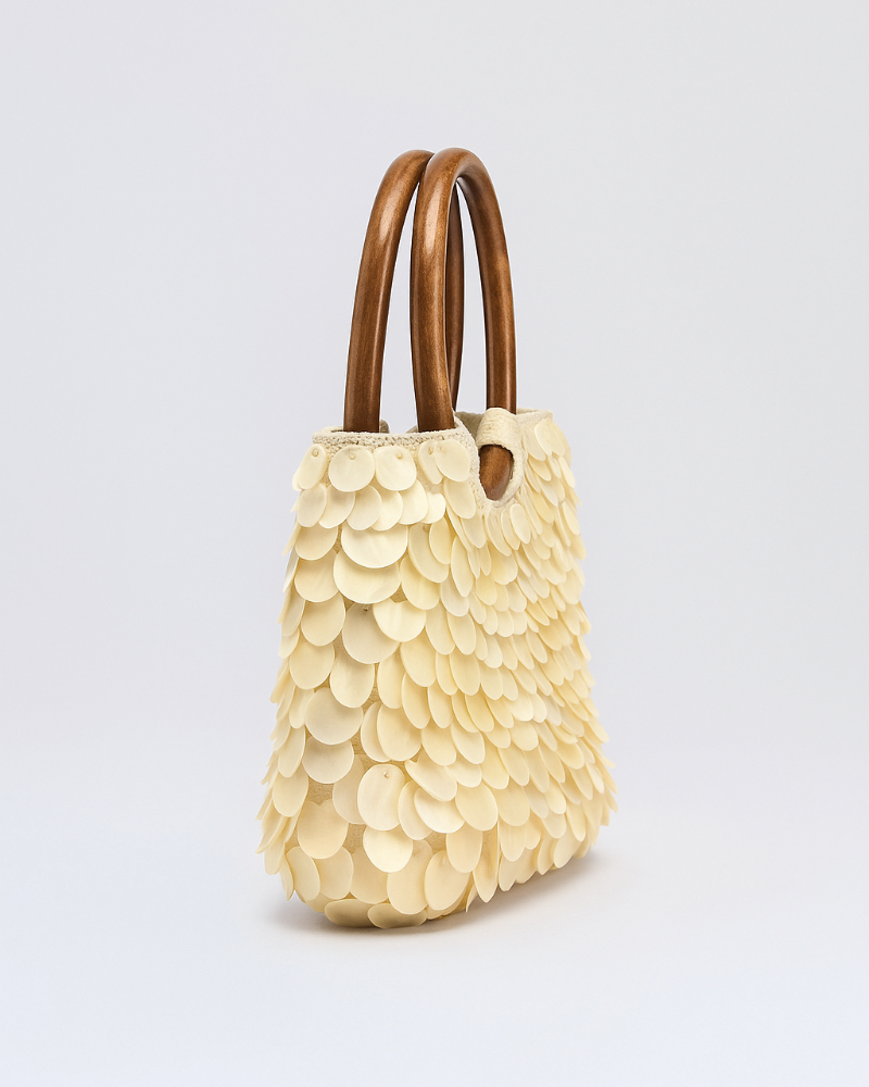 Women’s Scallop Shell Textured Tote